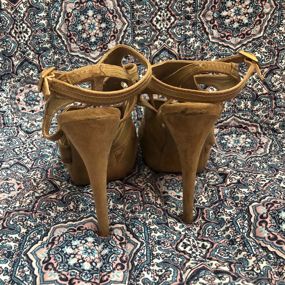 Brown heels - Picture 3 of 5